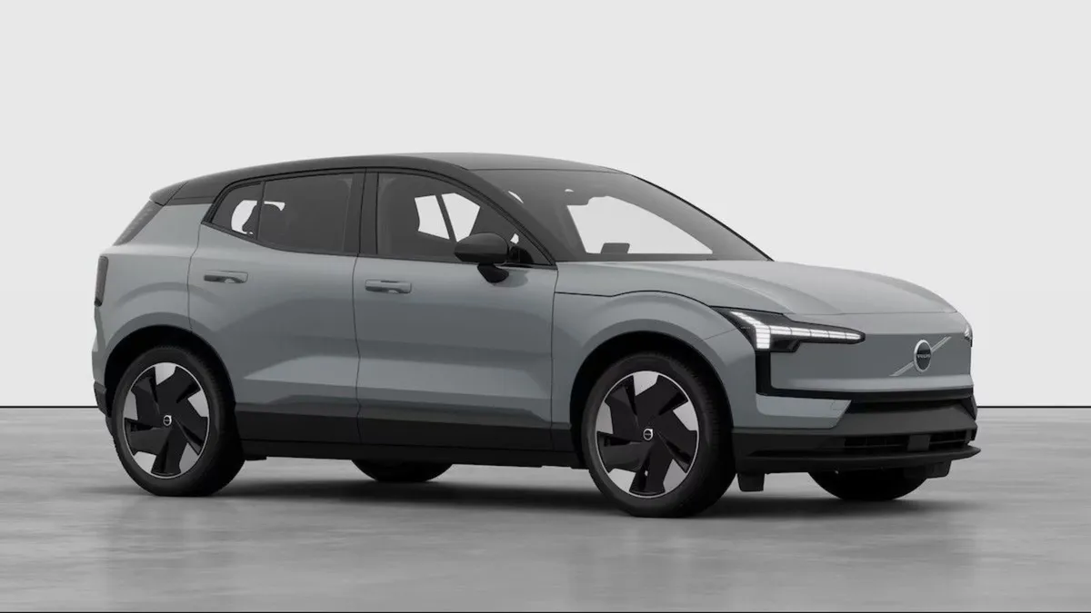 Volvo EX30 Vapor Grey Extended Range Plus With In - Image 3