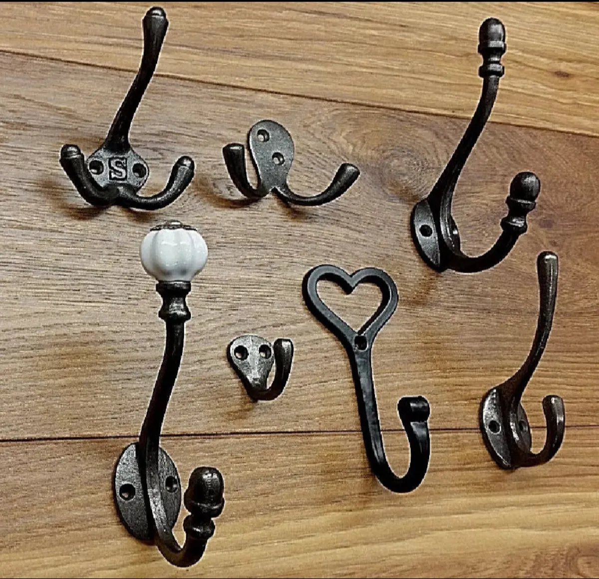 6 x Vintage Style Cast Iron Coat Hooks - Image 1