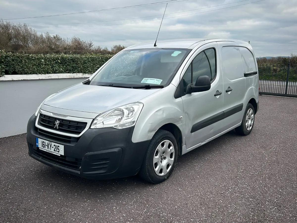 Peugeot Partner 2016 3 seater tax die - Image 2