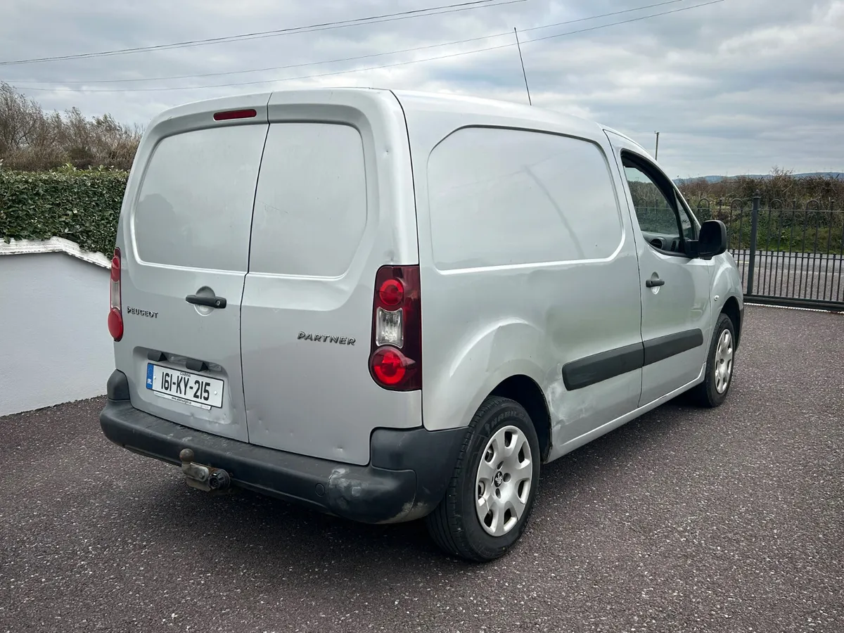 Peugeot Partner 2016 3 seater tax die - Image 3