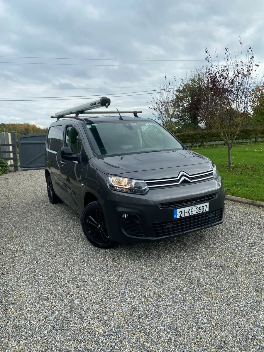 Citroën Berlingo - Automatic - Image 2