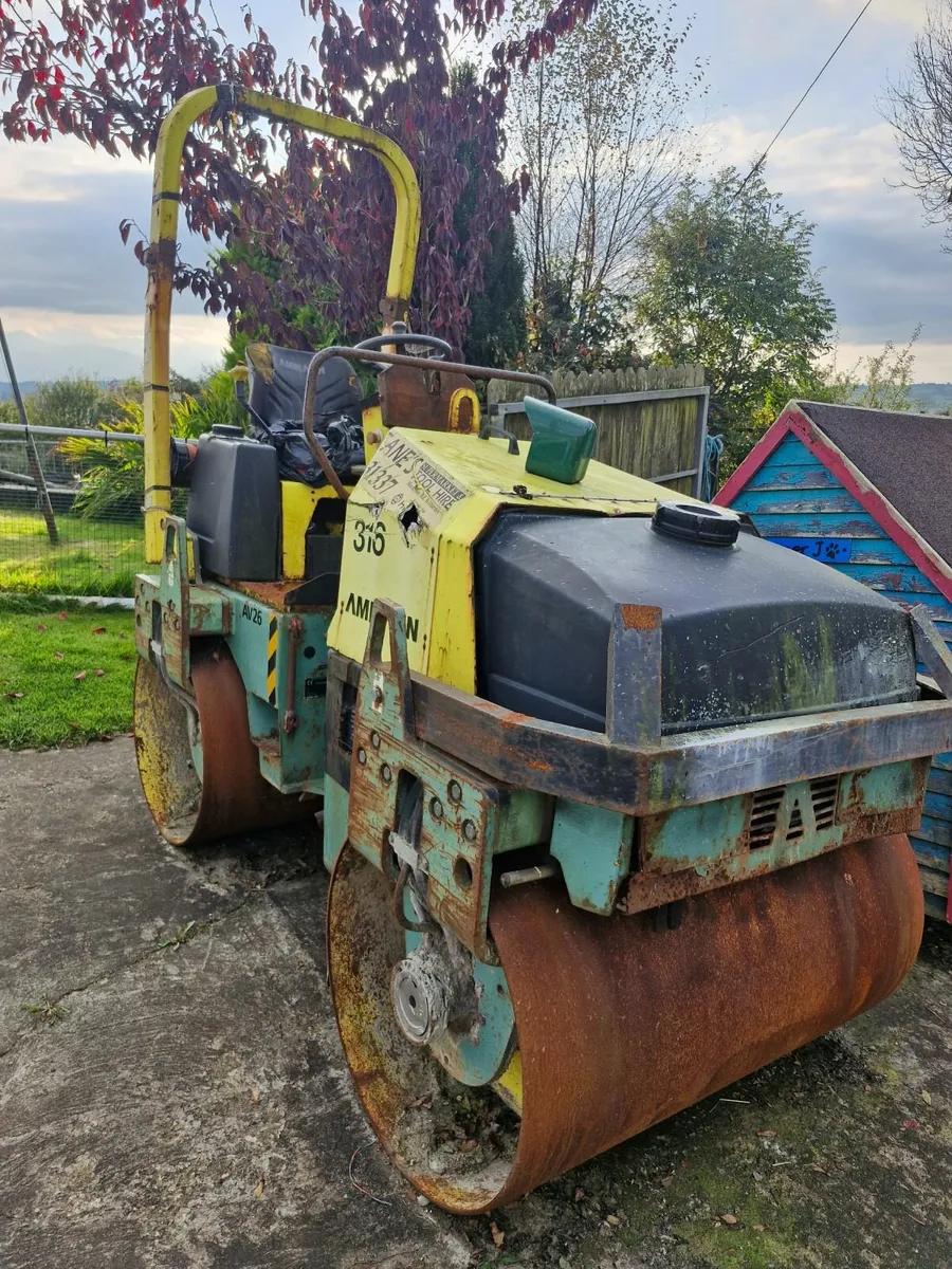 3 ton vibrating roller - Image 1