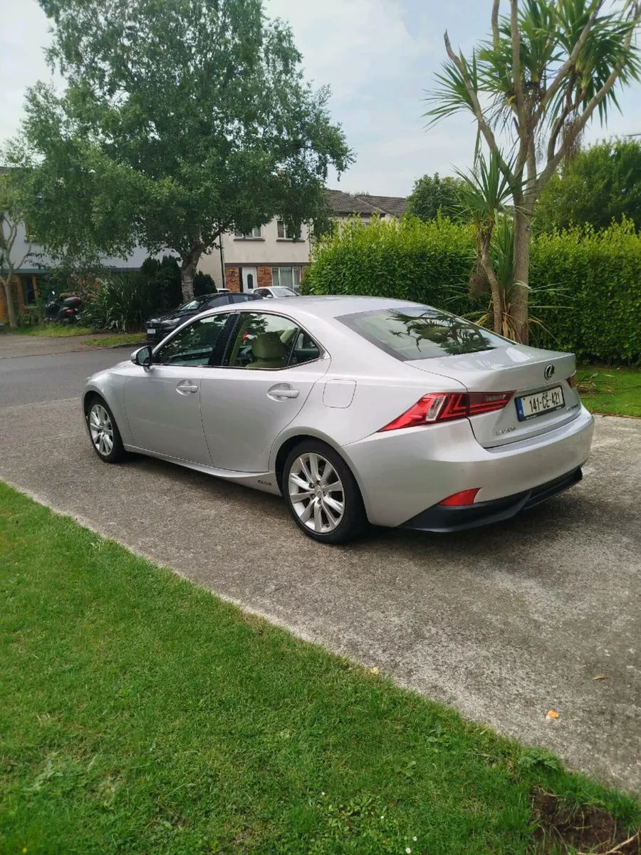11950€LEXUS IS300H 225BHPsale/swap for bigger car - Image 2
