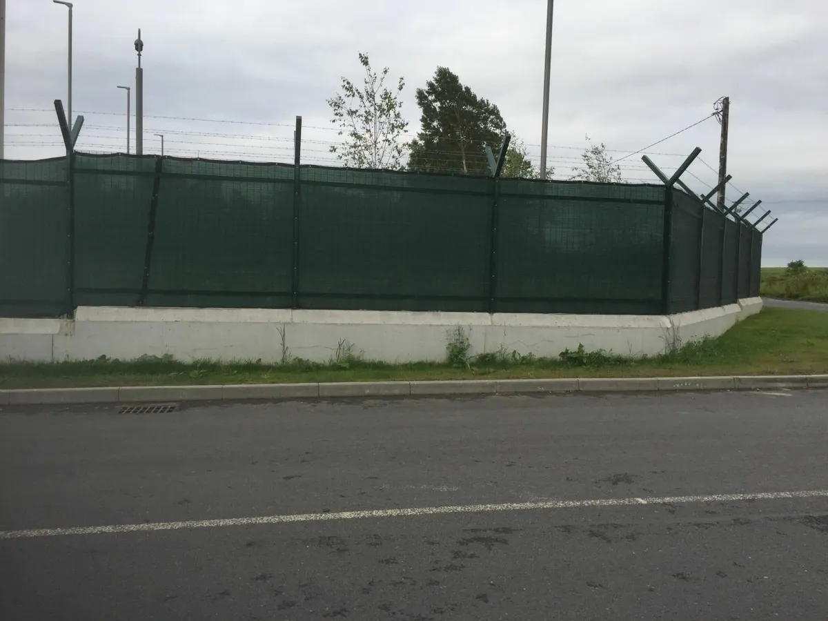 fence Screens instant privacy and shelter - Image 2