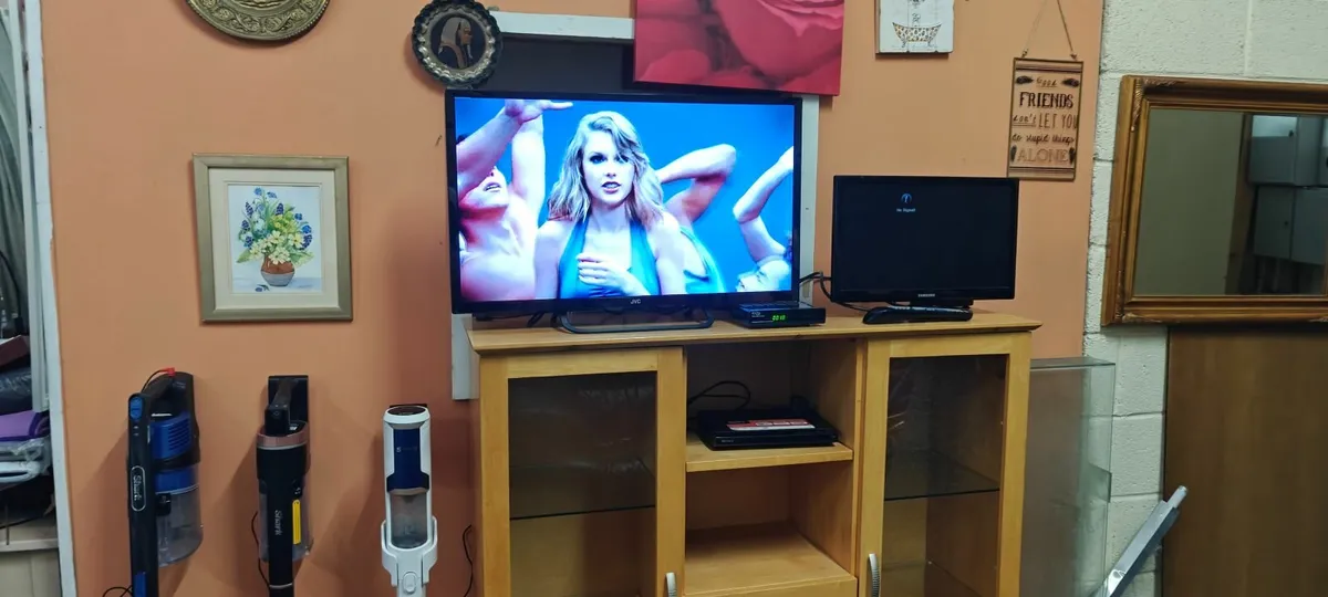 Led Smart Tv - Image 1
