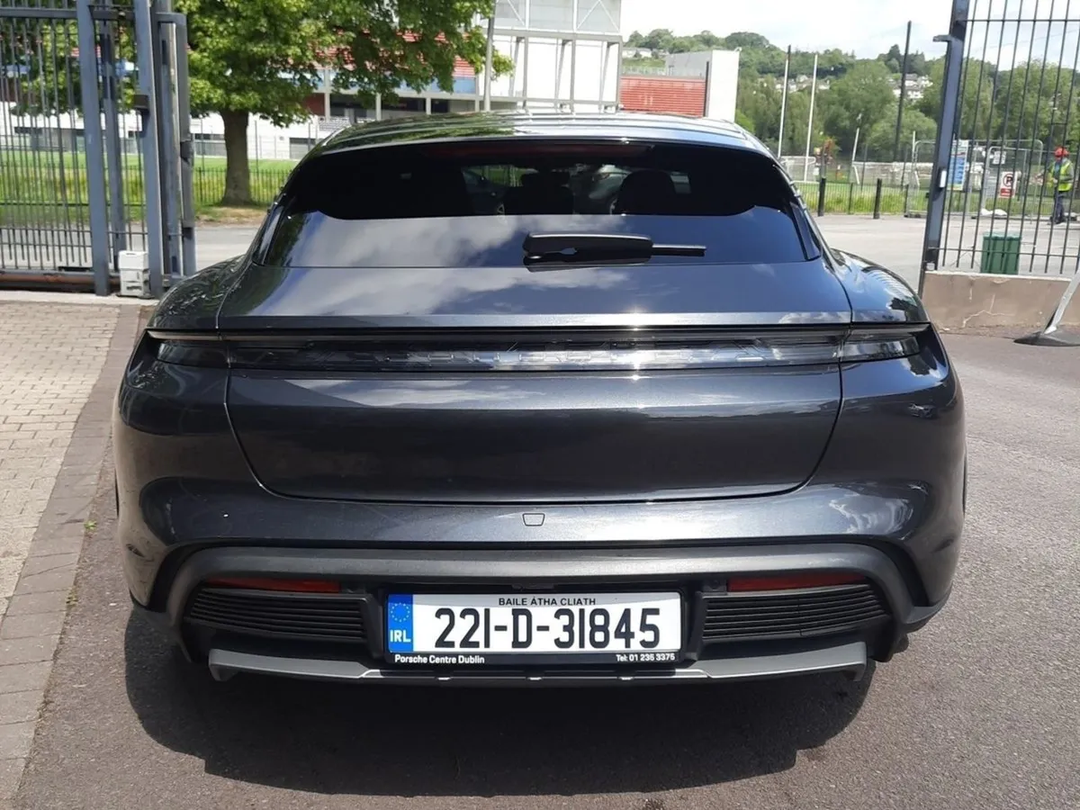 Porsche Taycan Taycan 4S Cross Turismo - Image 4