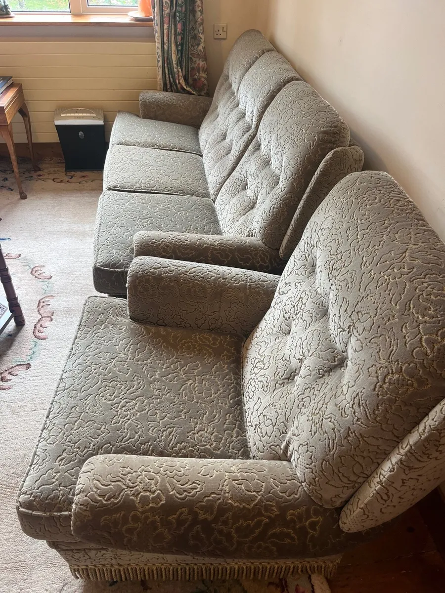 Vintage Parker knoll sofa and chairs - Image 1