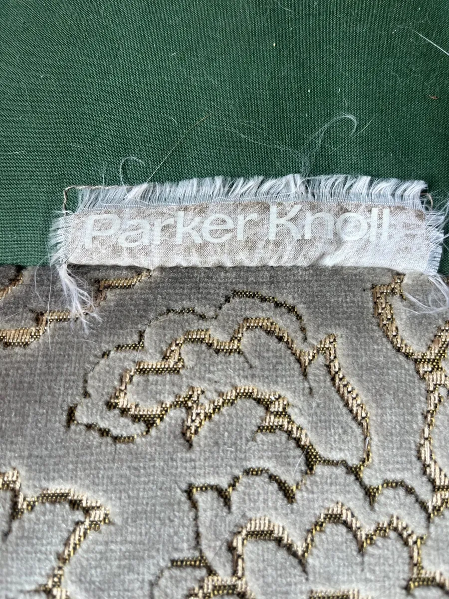Vintage Parker knoll sofa and chairs - Image 4