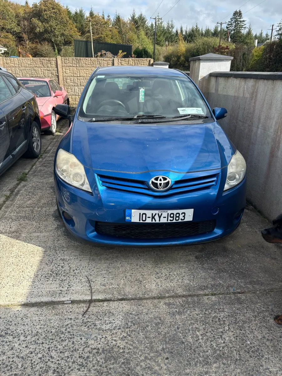 2010 Toyota Auris, second Auris for parts - Image 2