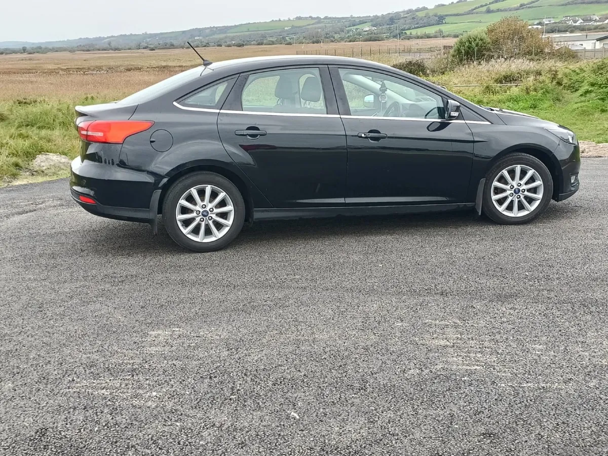 Ford Focus 2019 - Image 2
