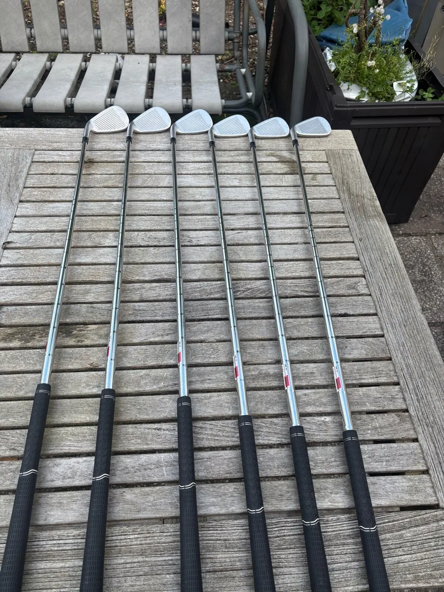 Taylormade M4 Irons 5-PW - Image 1