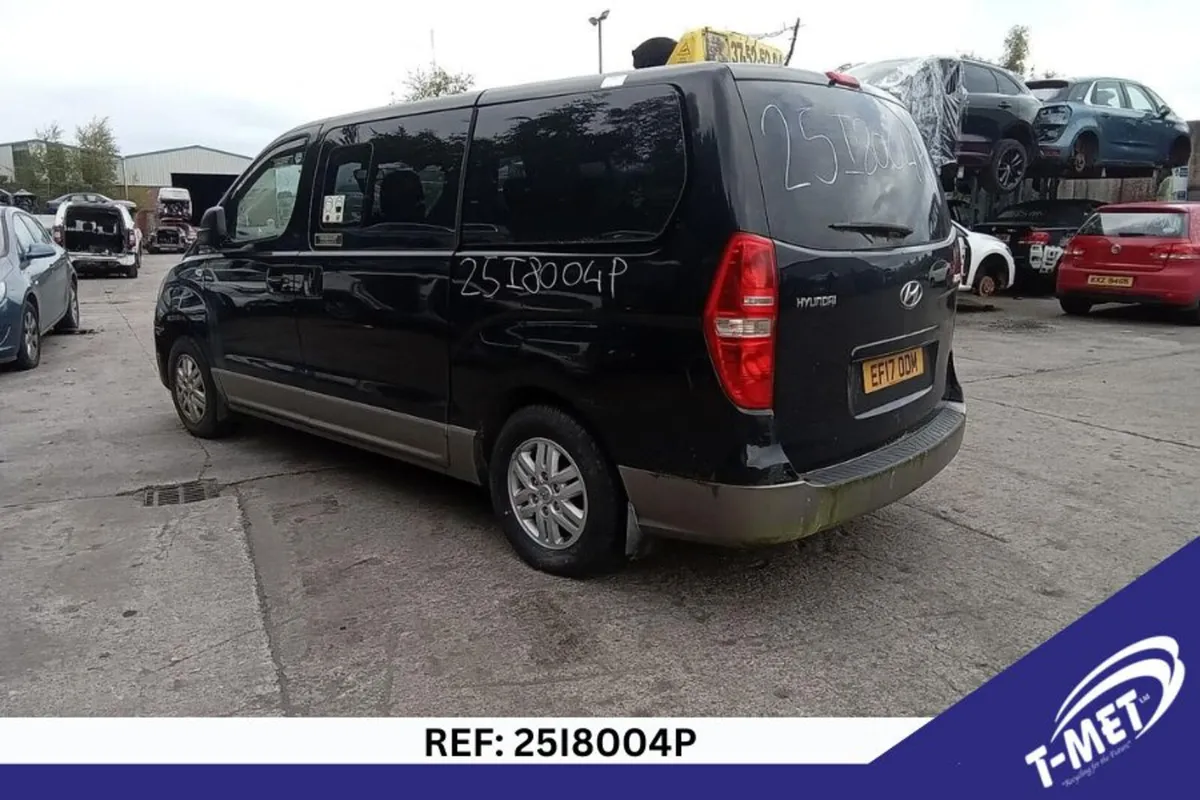 2017 HYUNDAI I800 BREAKING FOR PARTS - Image 4