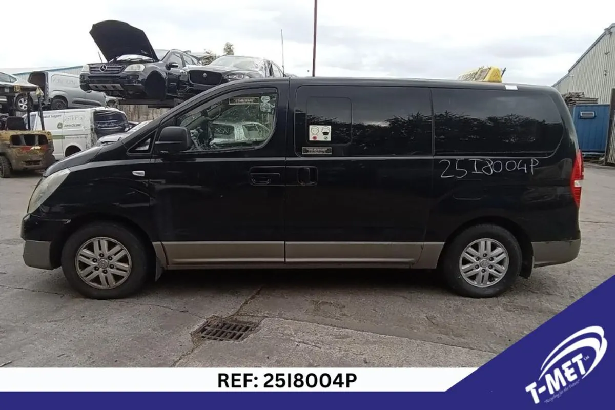 2017 HYUNDAI I800 BREAKING FOR PARTS - Image 3