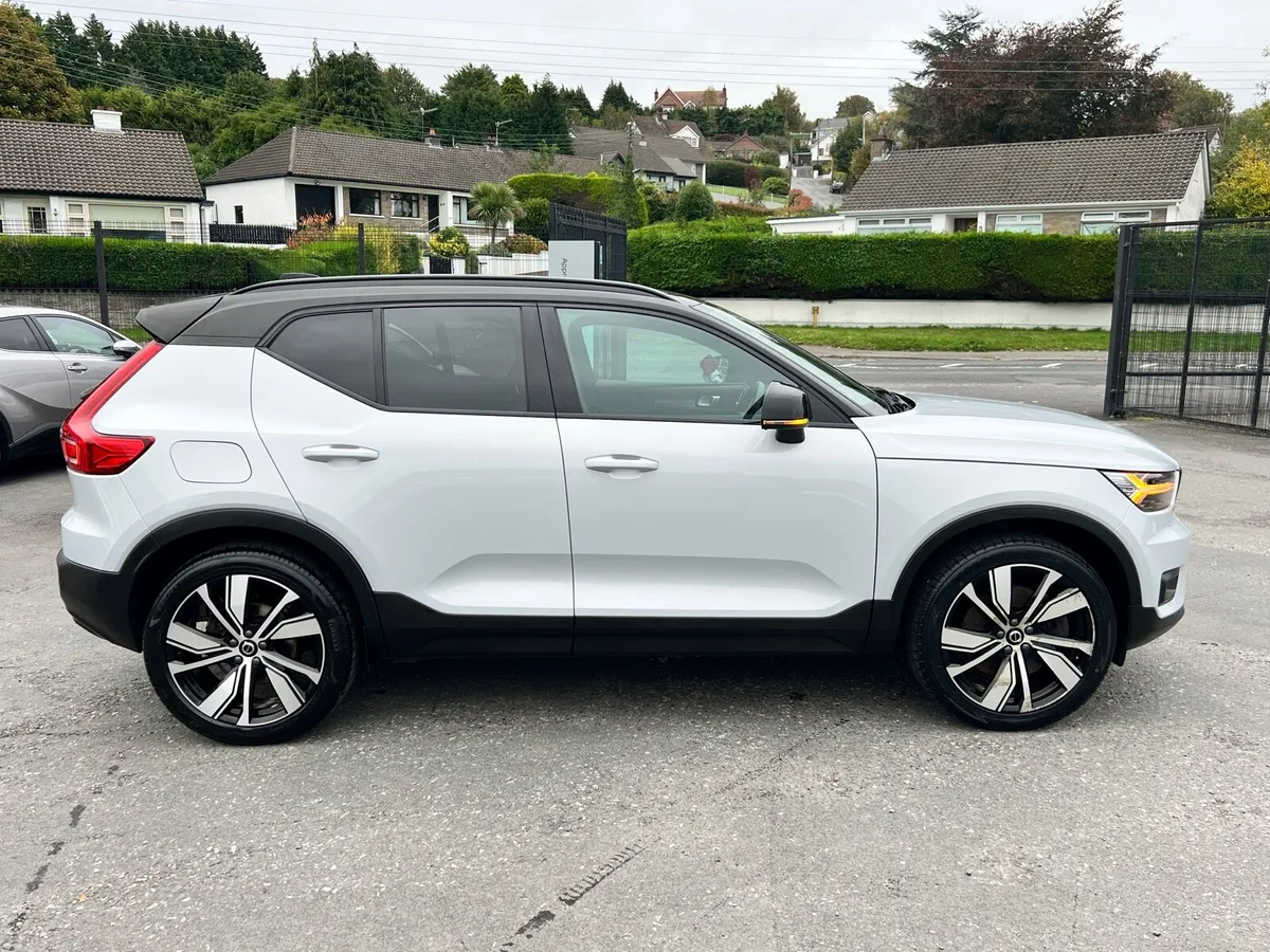 Volvo XC40 for Export - Image 2
