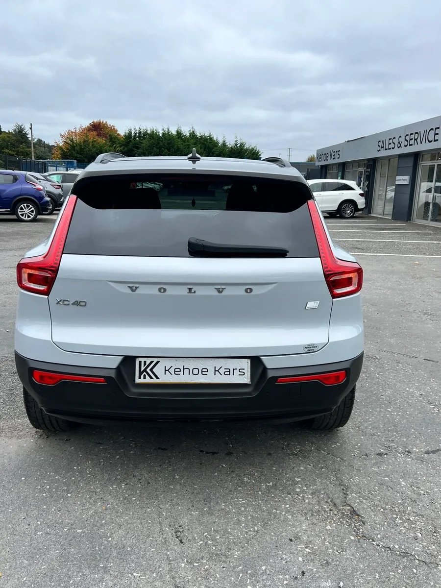 Volvo XC40 for Export - Image 4