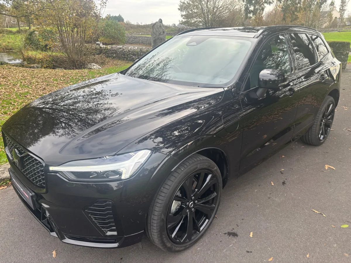 Volvo XC60 Black Edition Plus - Image 2
