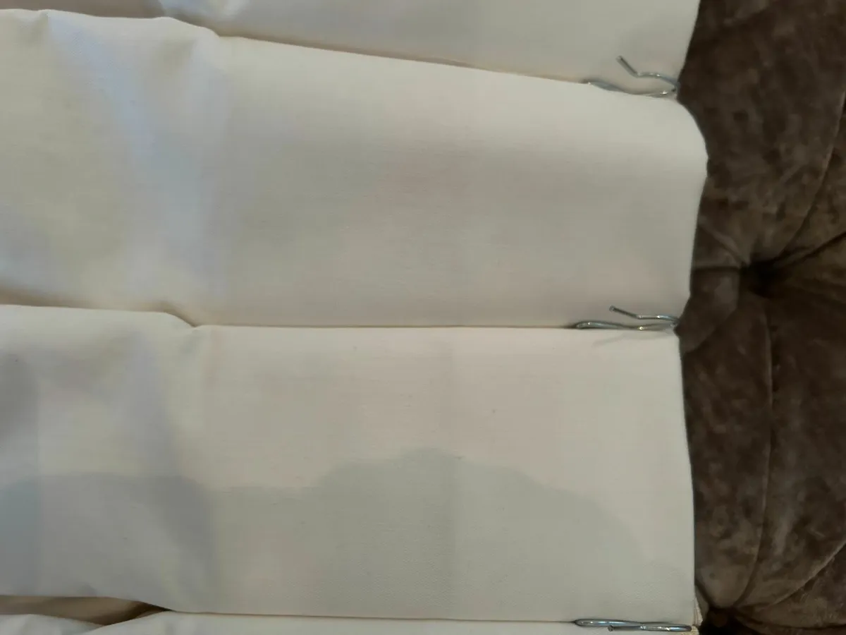 Curtains - Image 3