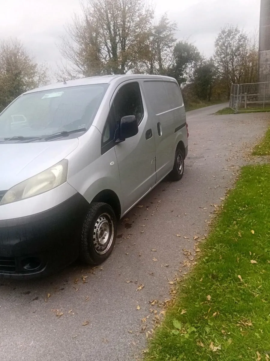 2010 nissan nv 200 new doe and tax - Image 4