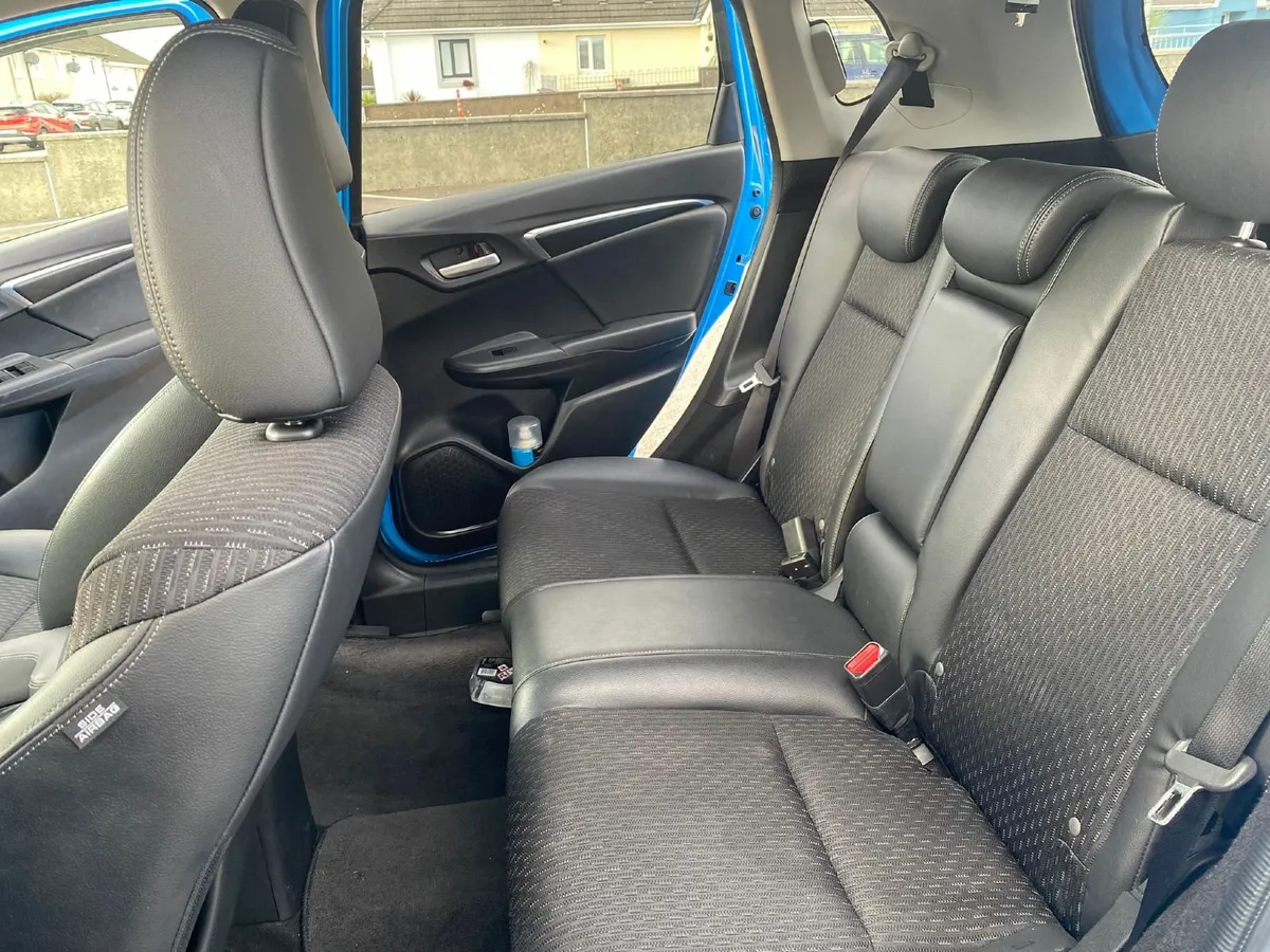 Honda Fit 2014 - Image 2