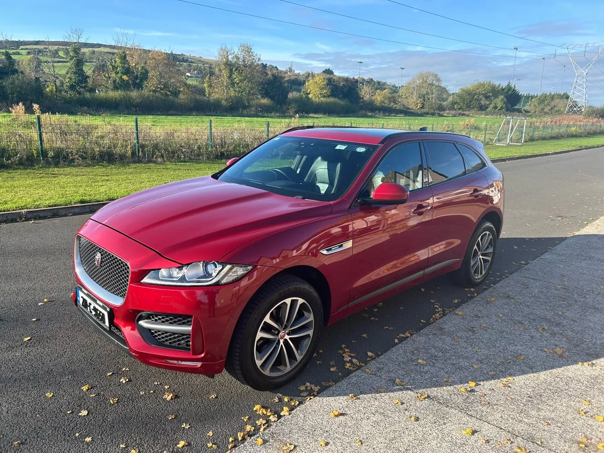201 JAGUAR F-PACE 25D R-SPORT €24,950 - Image 3