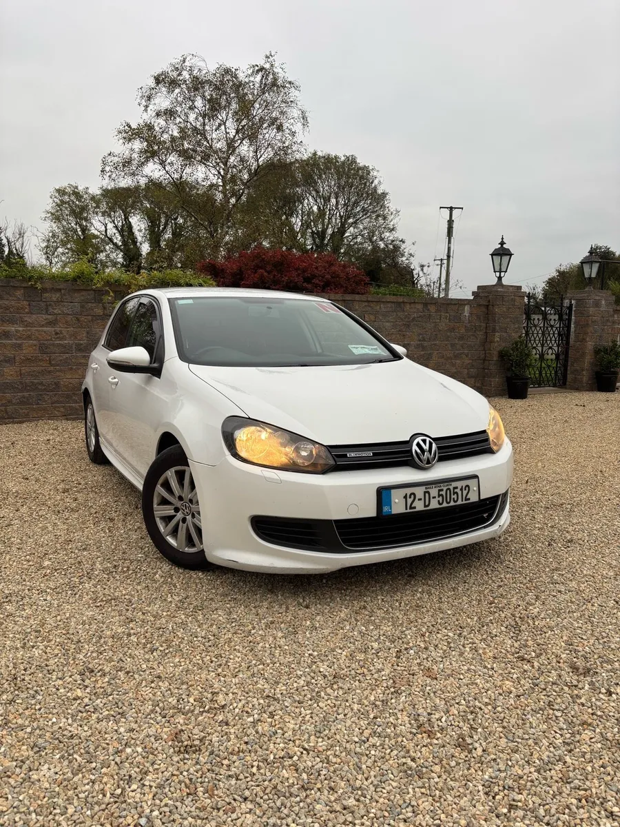 White Golf 2012 1.6L - Image 1