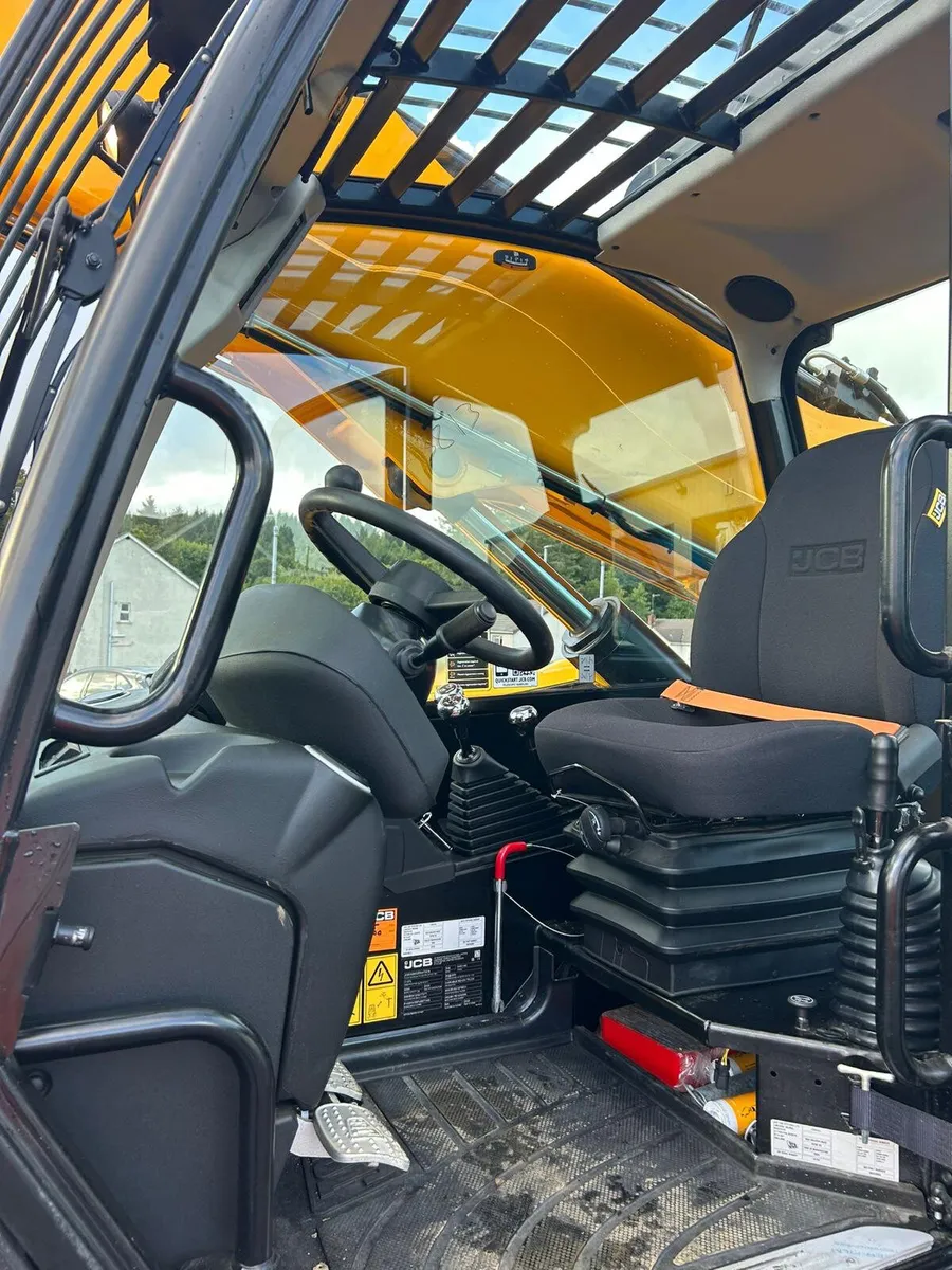 New 2025 JCB 540-140 Sway / 3 Yr Warranty / AC - Image 3