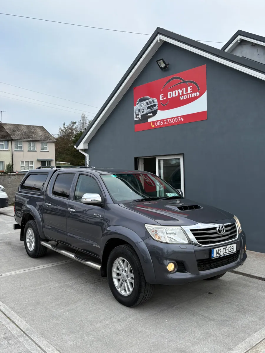 2014 Toyota Hilux Invincible - Image 4