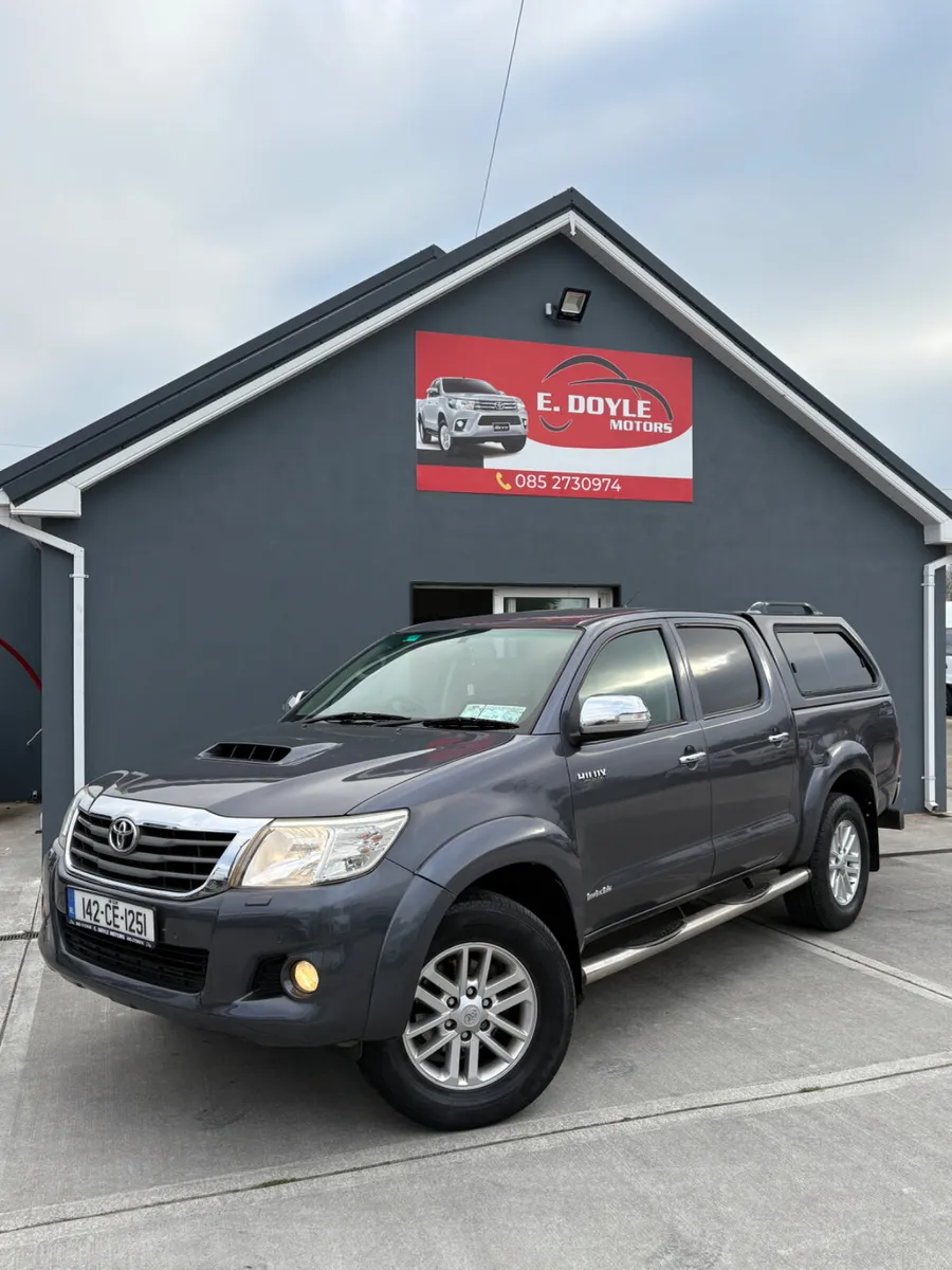 2014 Toyota Hilux Invincible - Image 2