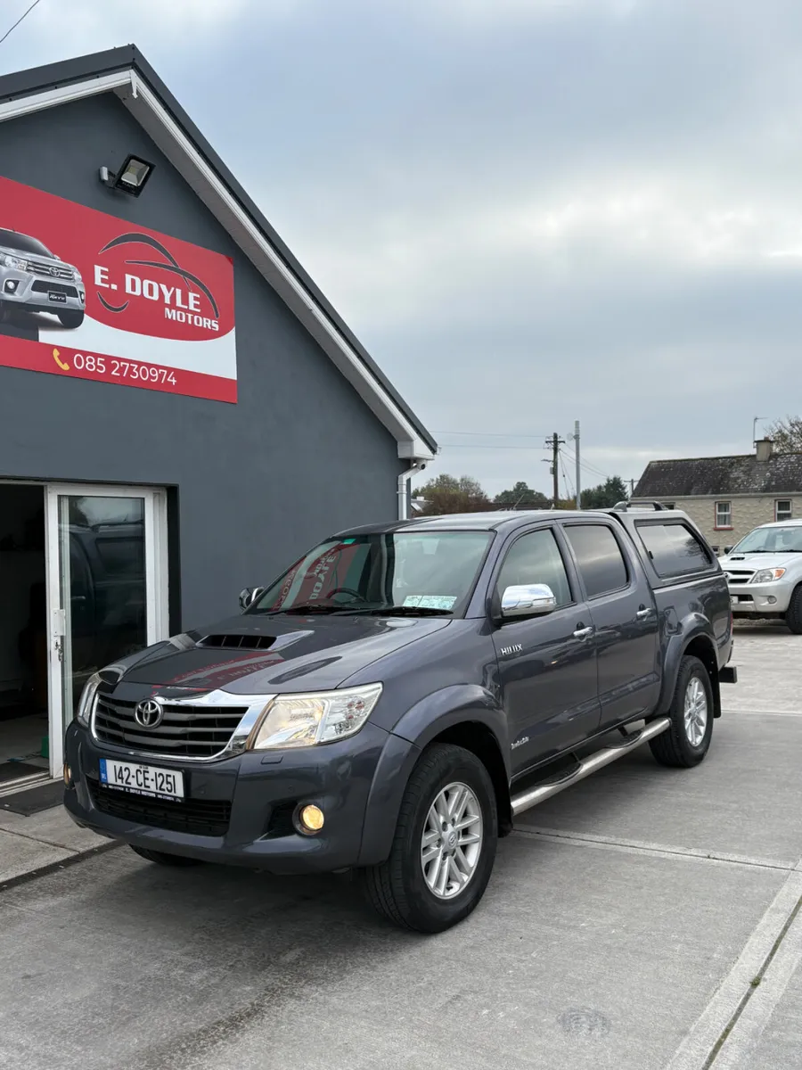 2014 Toyota Hilux Invincible - Image 3