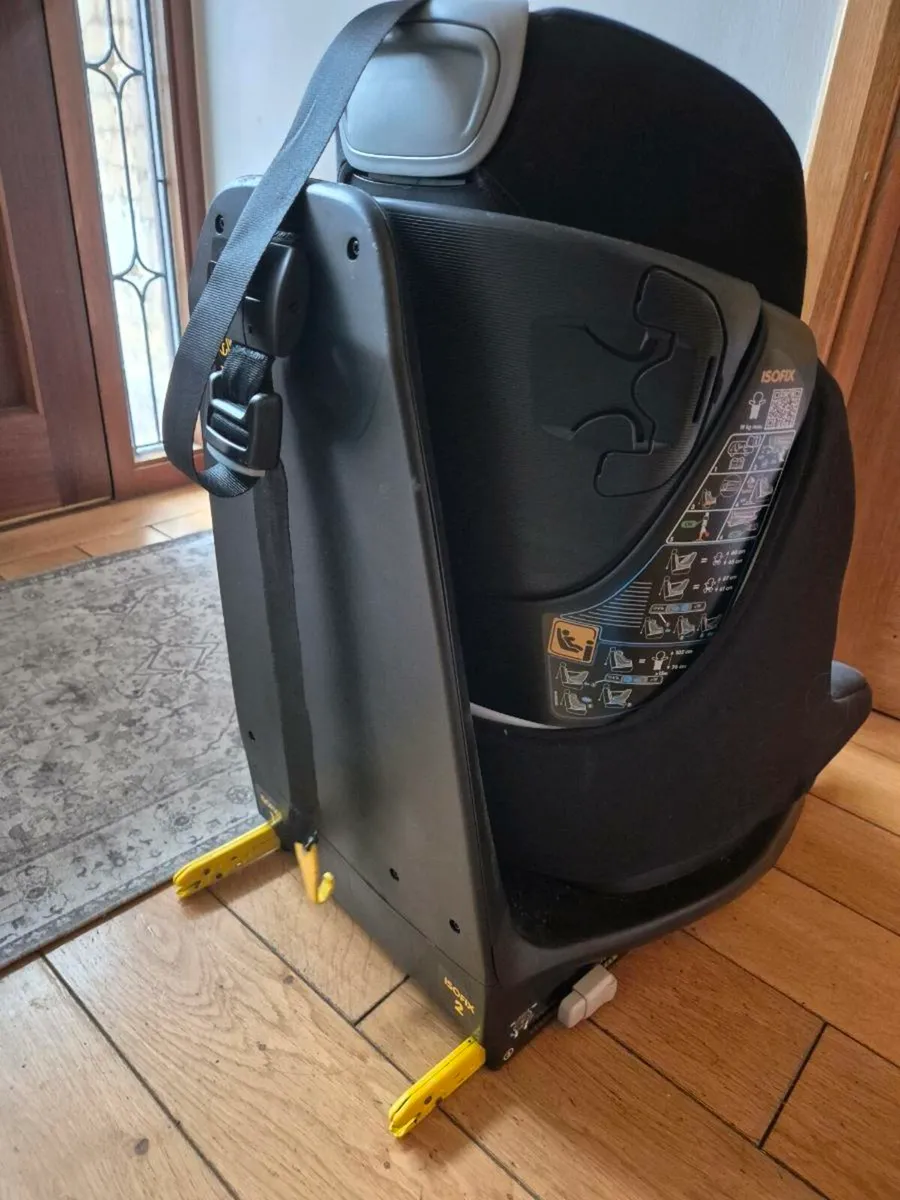 Maxi Cosi Axissfix Child's Car Seat - Image 3