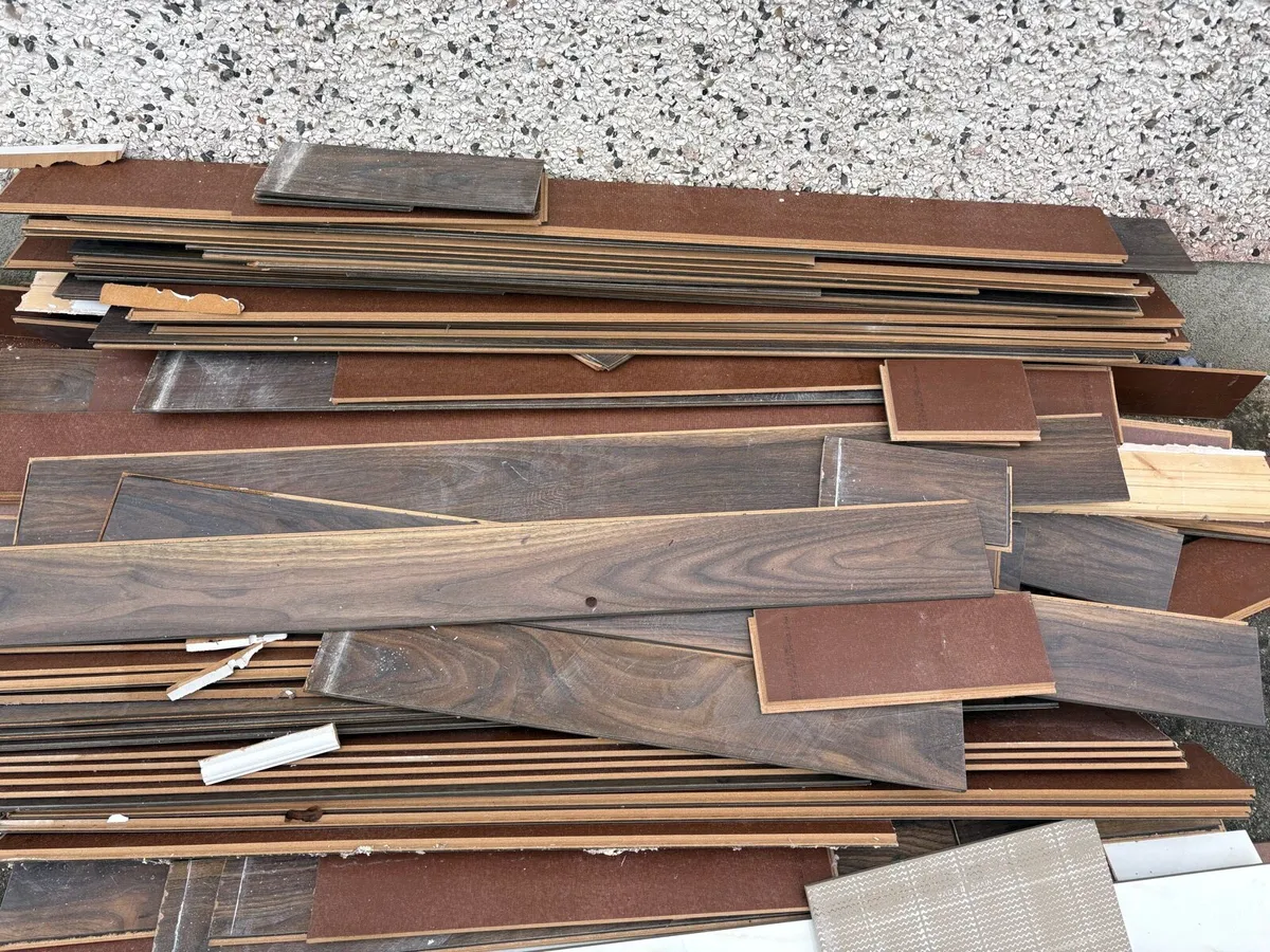 Used laminate flooring - Image 1