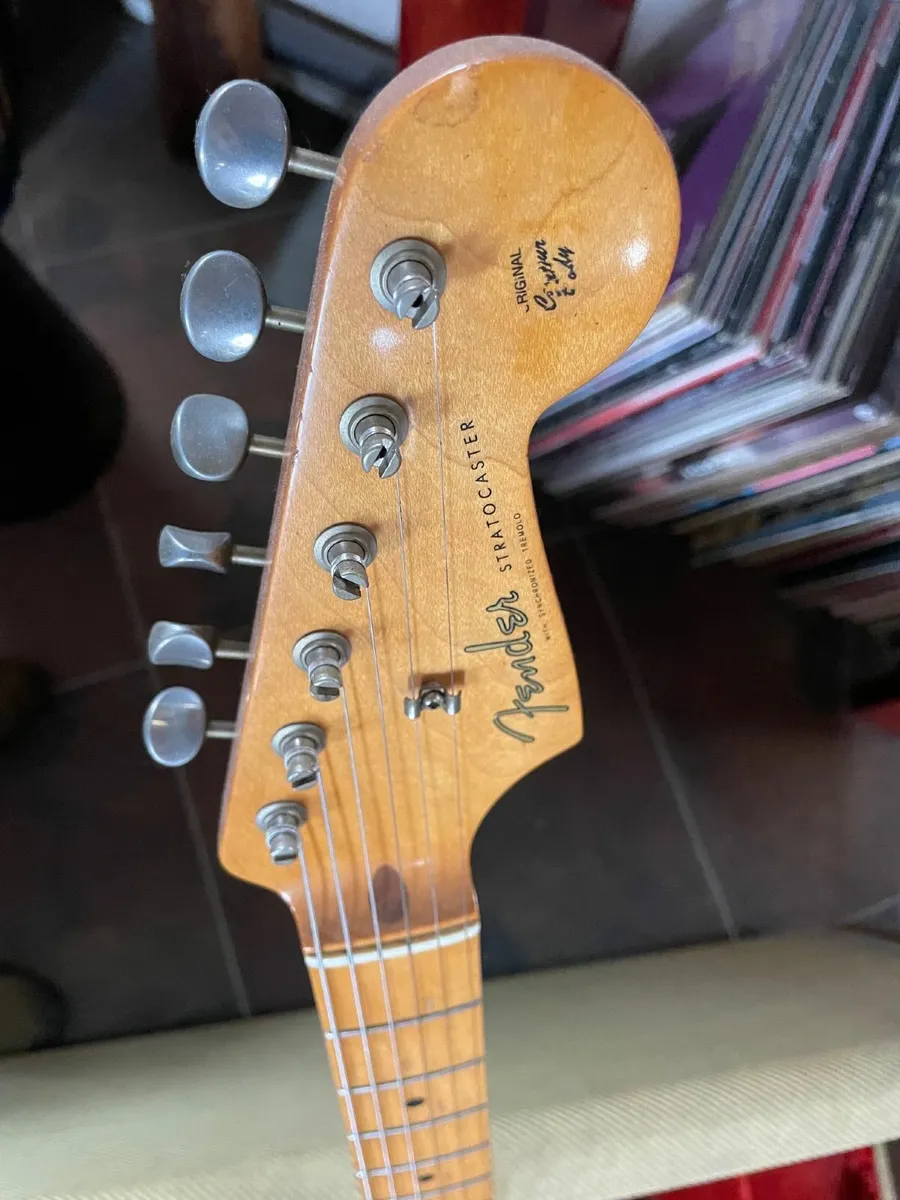 Fender stratt 1957 reissue with case - Image 4