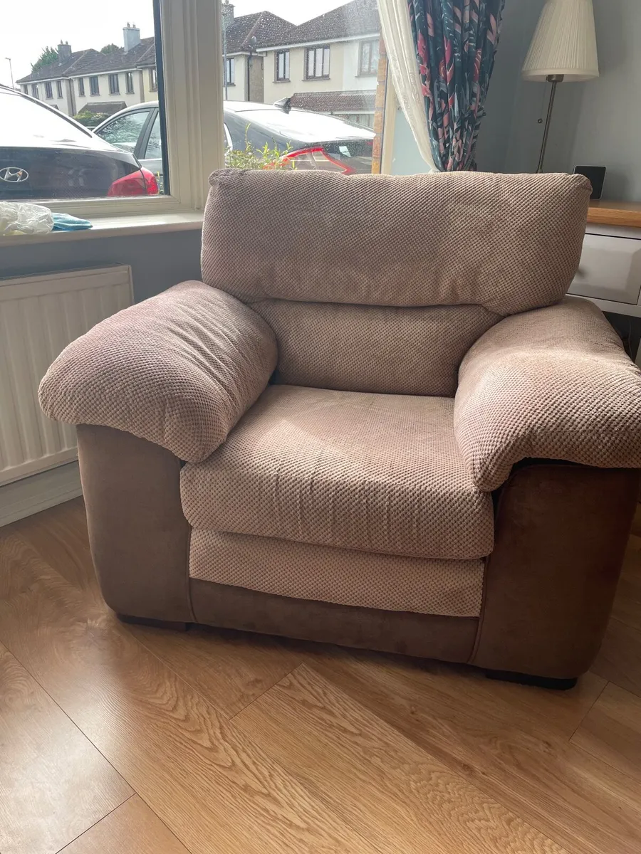 Sofa & 2 Armchairs - Image 3
