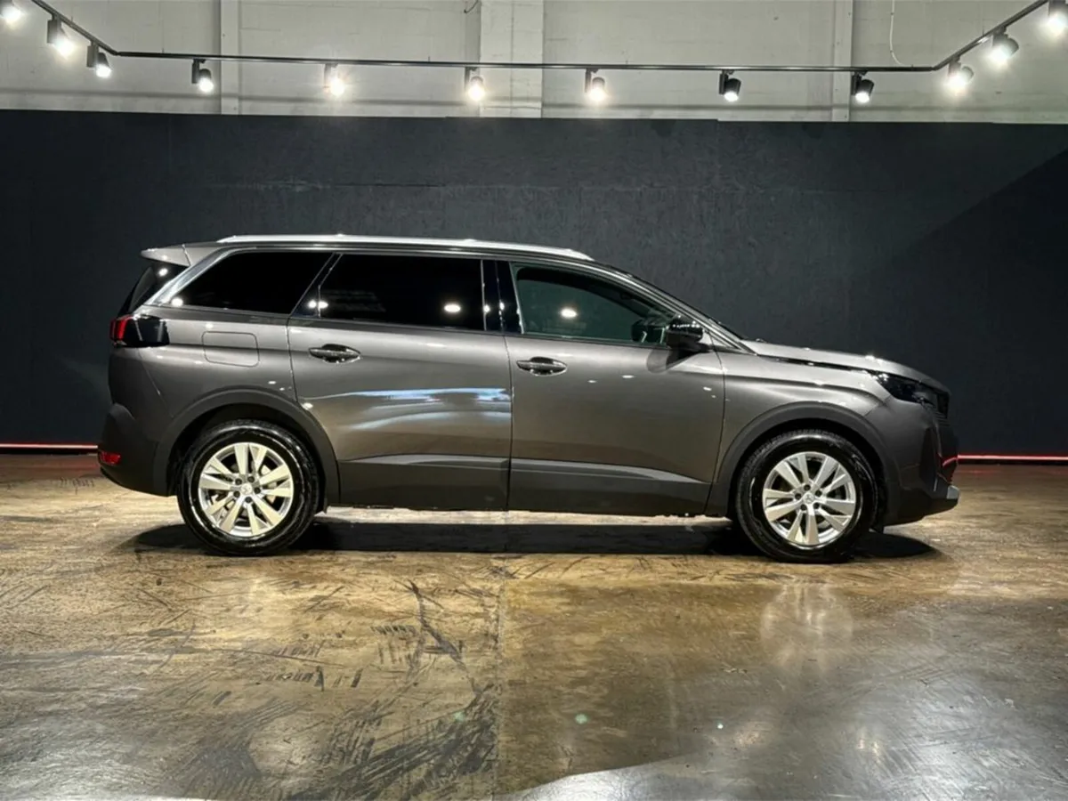 Peugeot 5008 1.5L HDI AUTOMATIC - REVERSE CAMERA - - Image 2