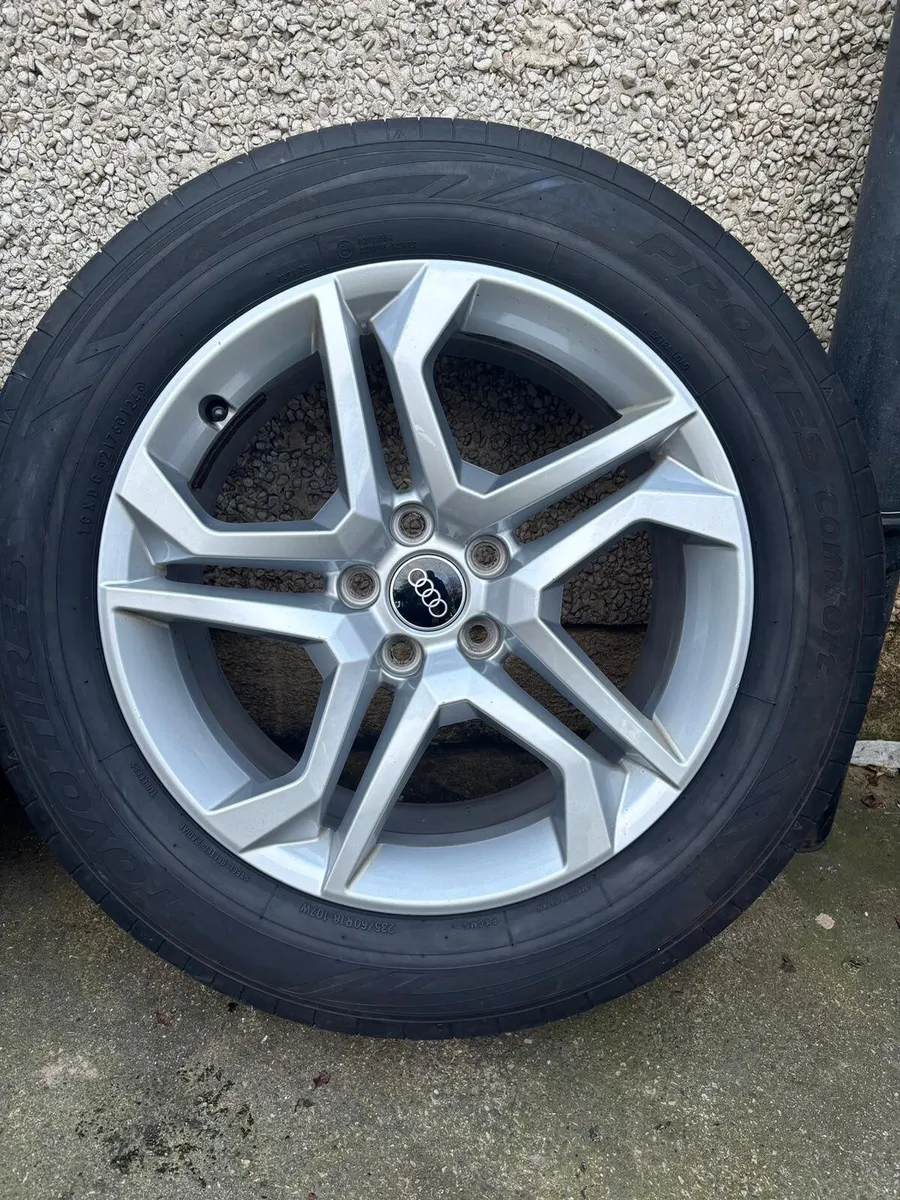 Alloy wheels Audi Q5 18inch Perfect tyres SUV - Image 1