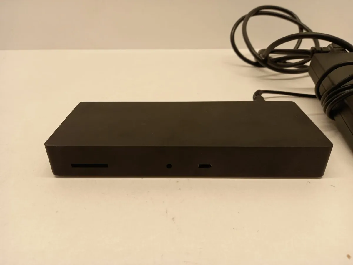 Online Auction Of A Razer Thunderbolt & More! - Image 1
