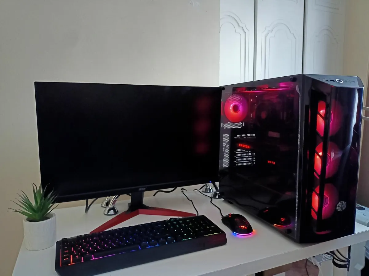 Powerful gaming PC setup with monitor and keyboard - Image 4