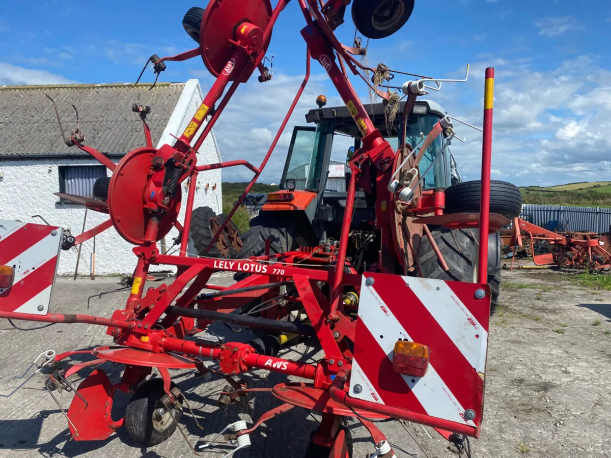 Lelly 6 rotor tedder - Image 1