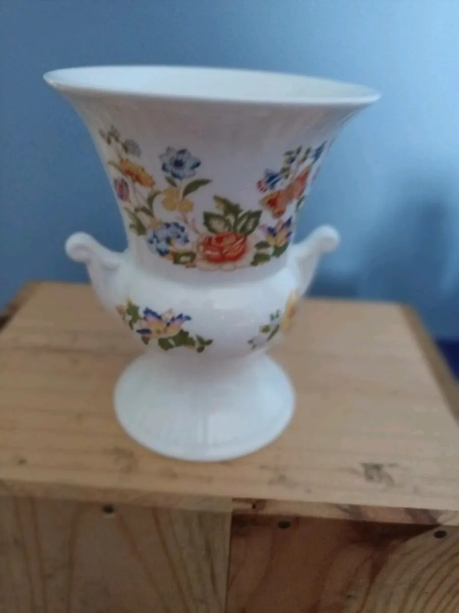 11 AYNSLEY  Vases  (assorted) - Image 3