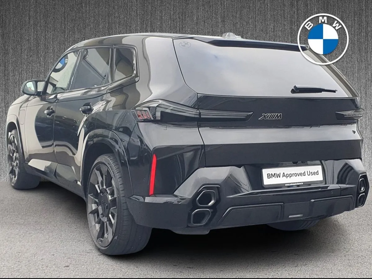 BMW XM 50e - Image 2