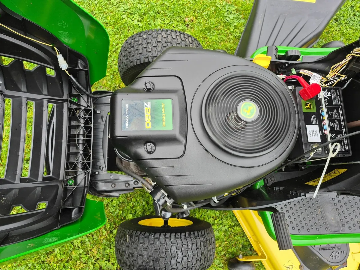 Ride on lawnmower - Image 4