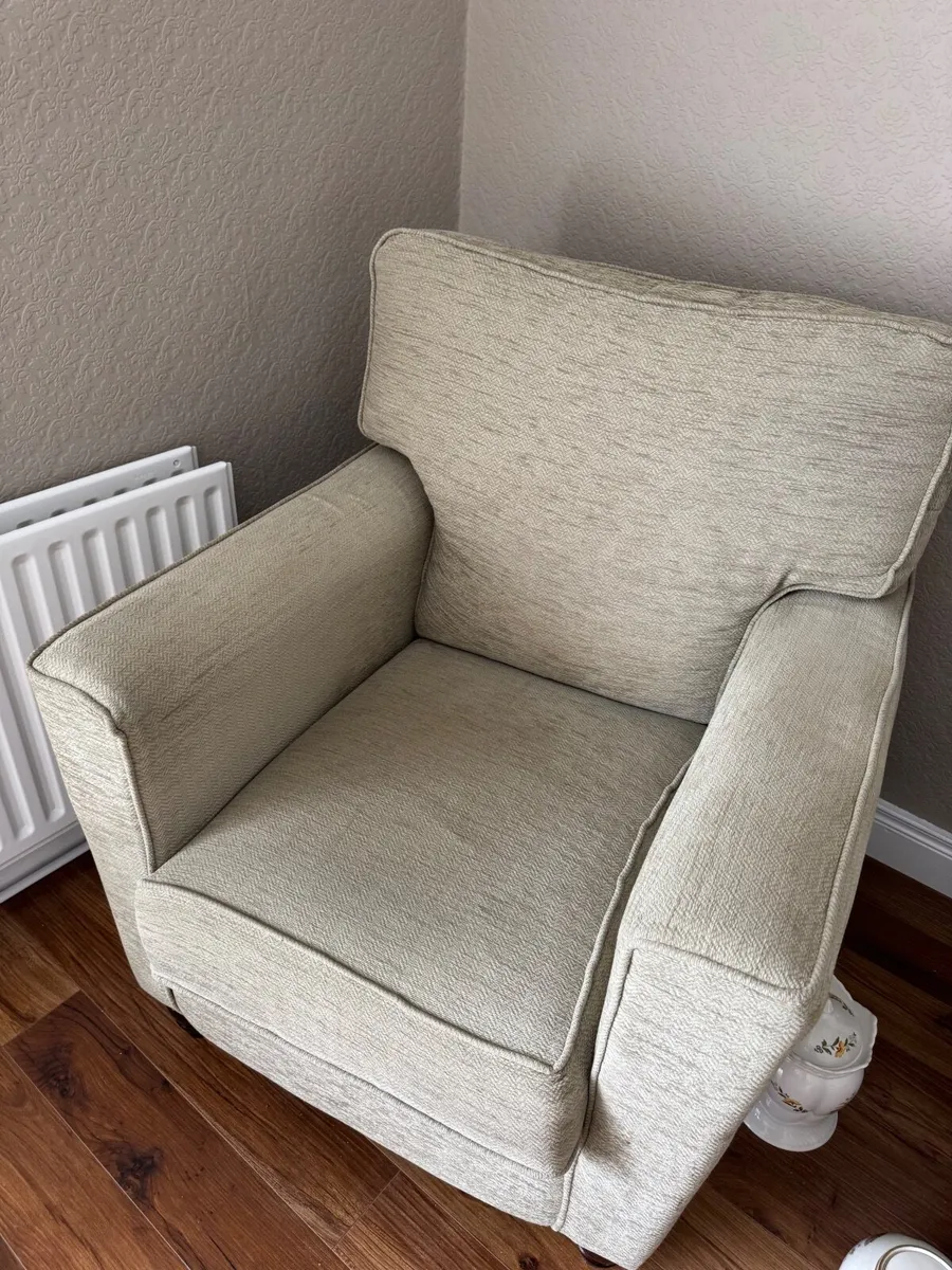 3 seater sofa and 2 arm chairs MUST GO ASAP - Image 3
