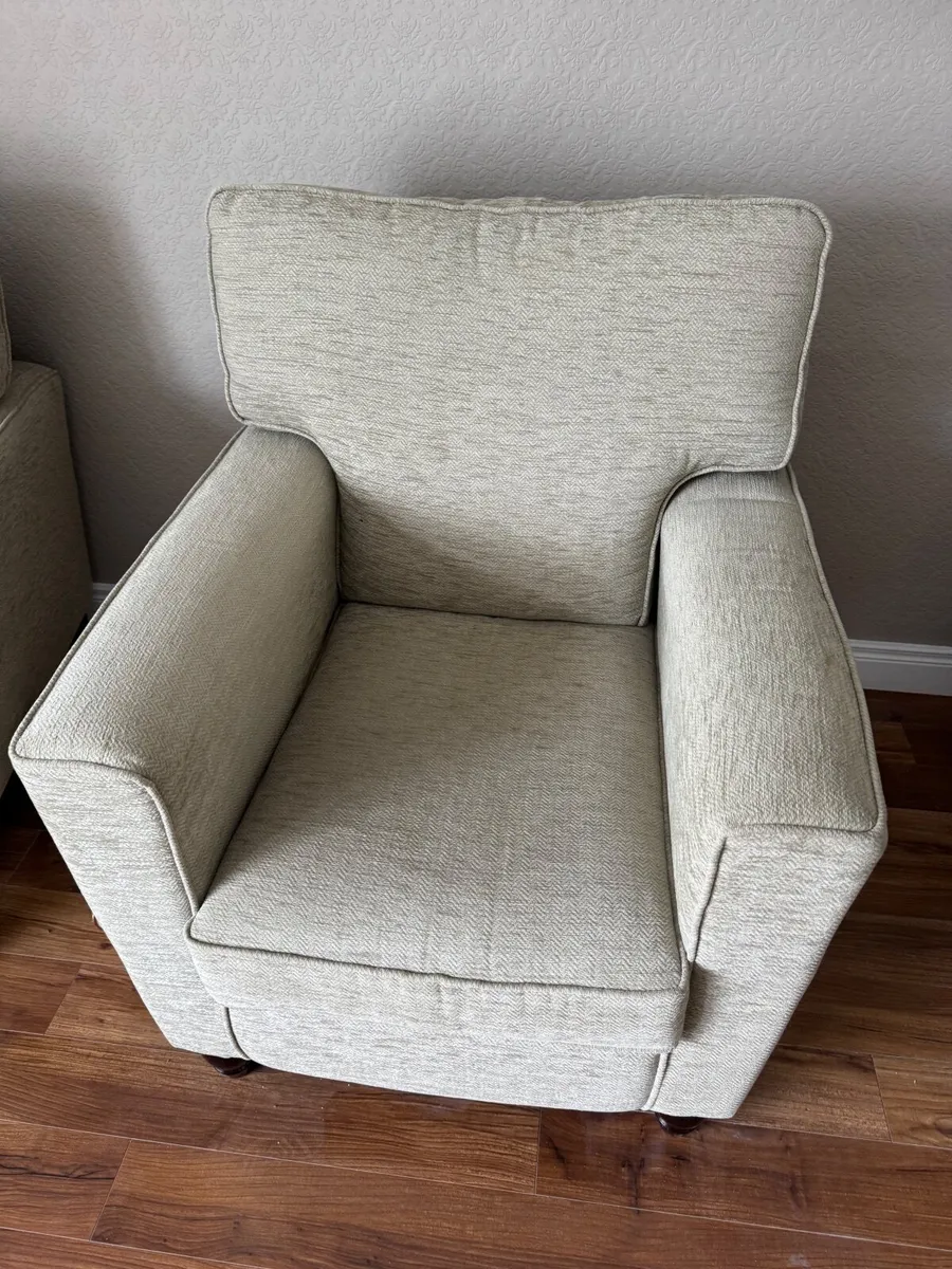 3 seater sofa and 2 arm chairs MUST GO ASAP - Image 4