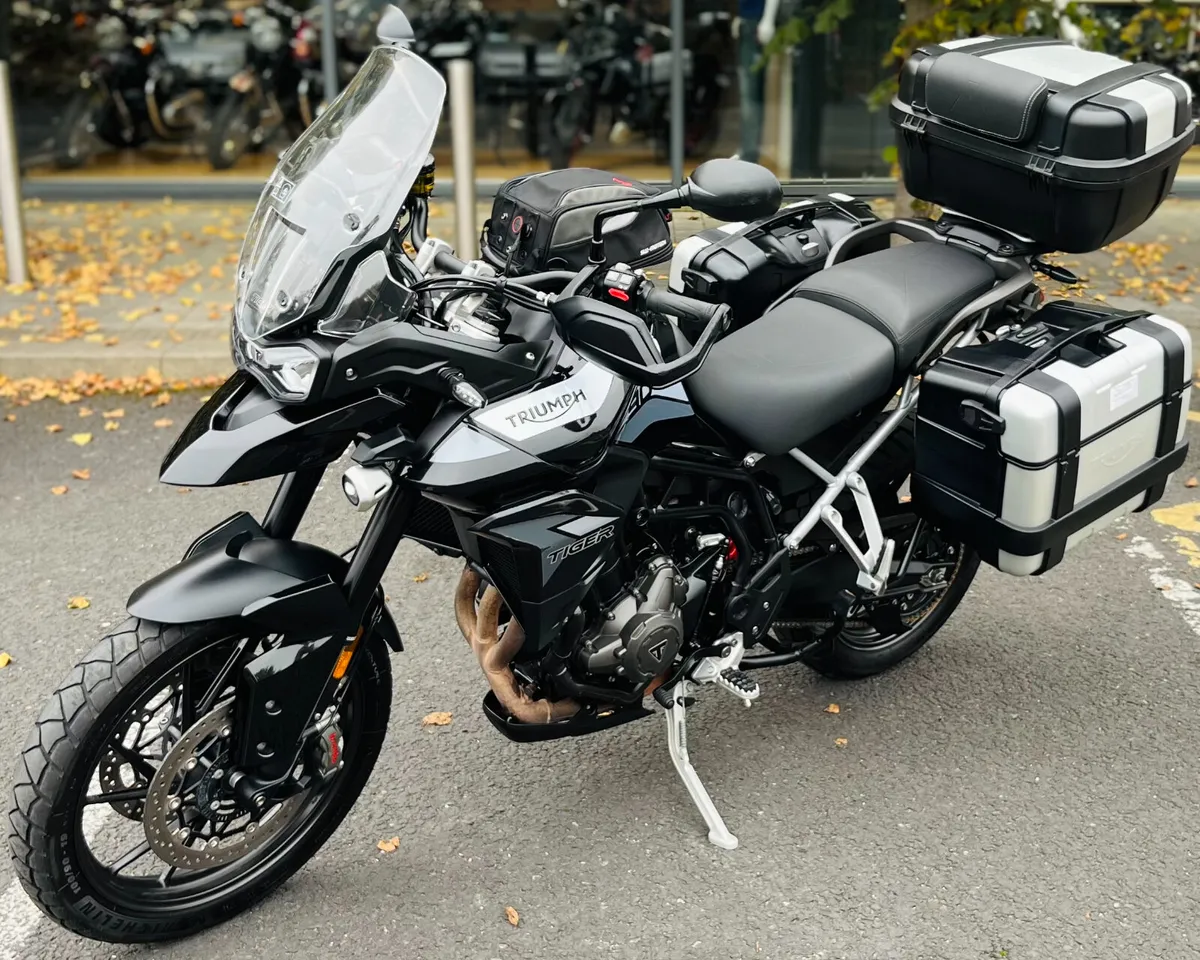 TRIUMPH TIGER 900 GT PRO + EXTRAS - Image 3