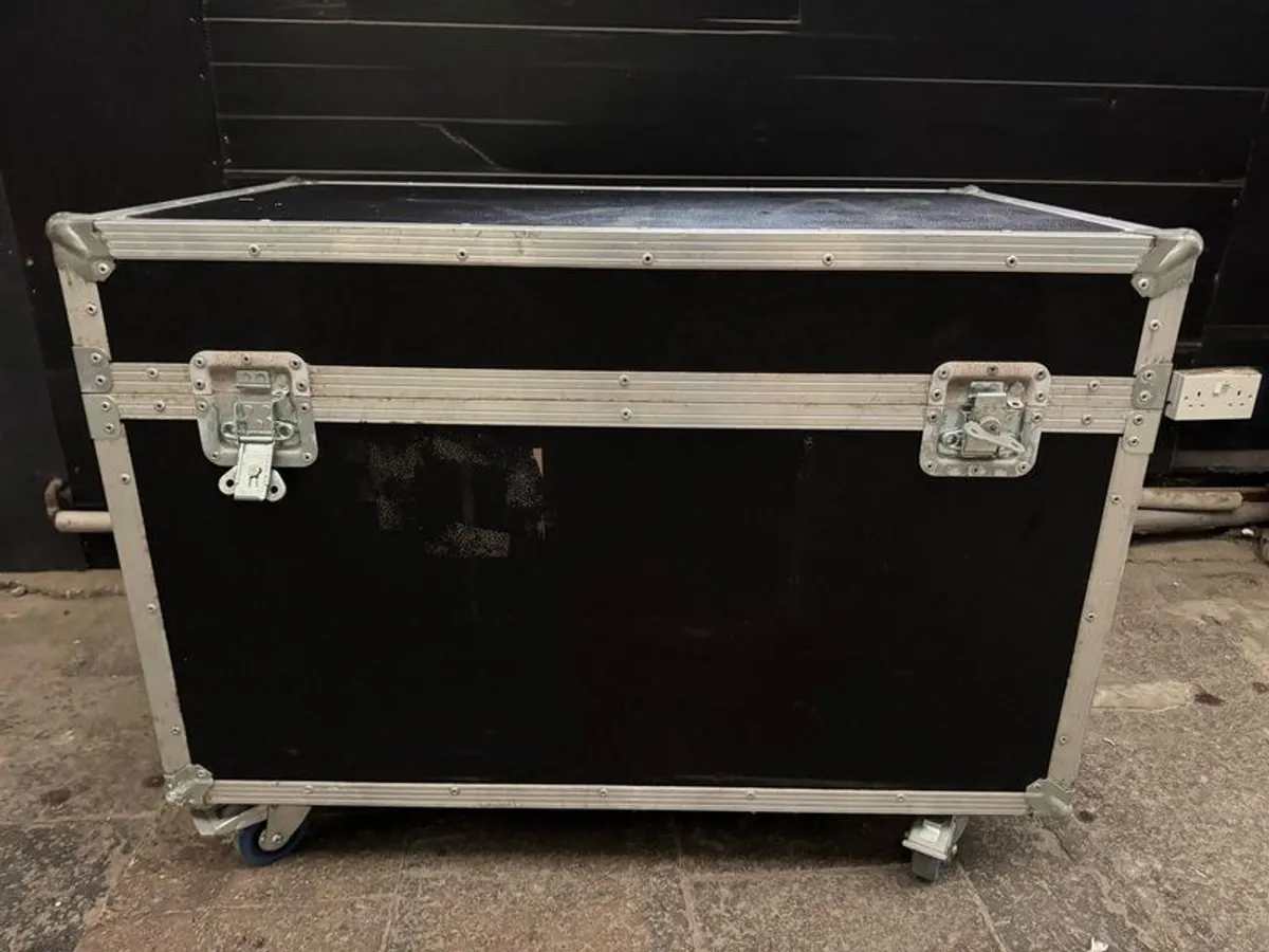 Flight case with wheels - Image 1
