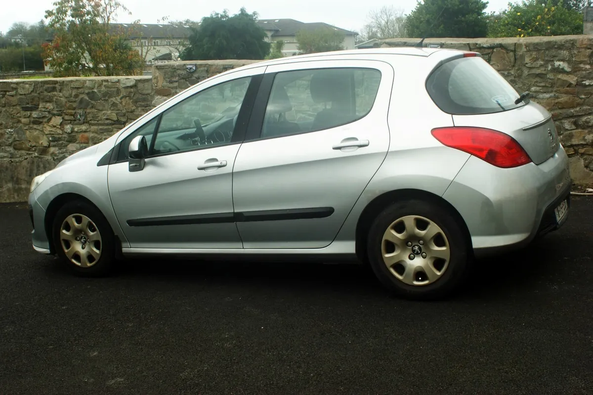 2011 Peugeot 308 1.6HDI  Diesel Very Low Milage - Image 4