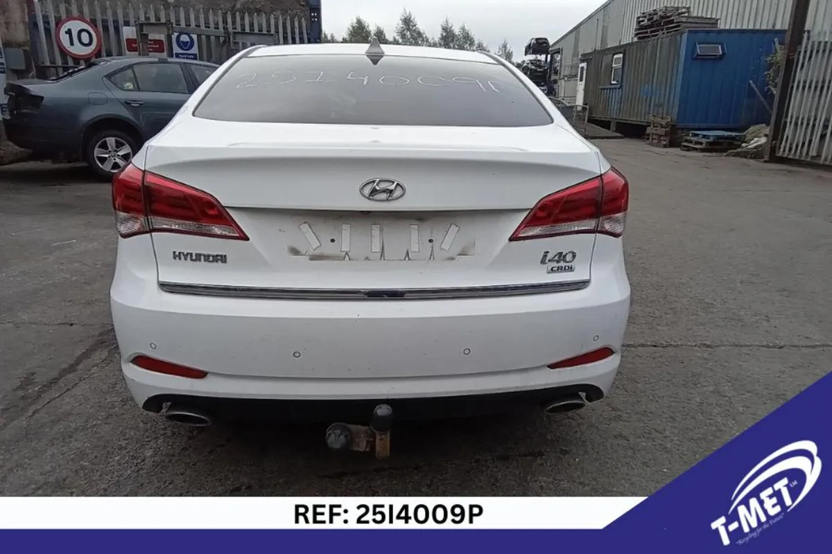 2017 HYUNDAI I40 BREAKING FOR PARTS - Image 4