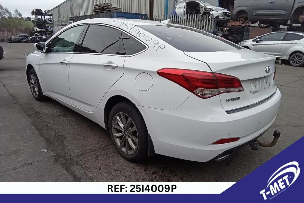 2017 HYUNDAI I40 BREAKING FOR PARTS - Image 3