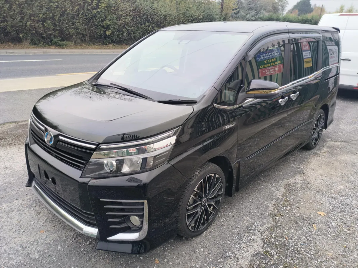 Toyota Voxy Hybrid 7 Seats Automatic 2016 !!! - Image 3