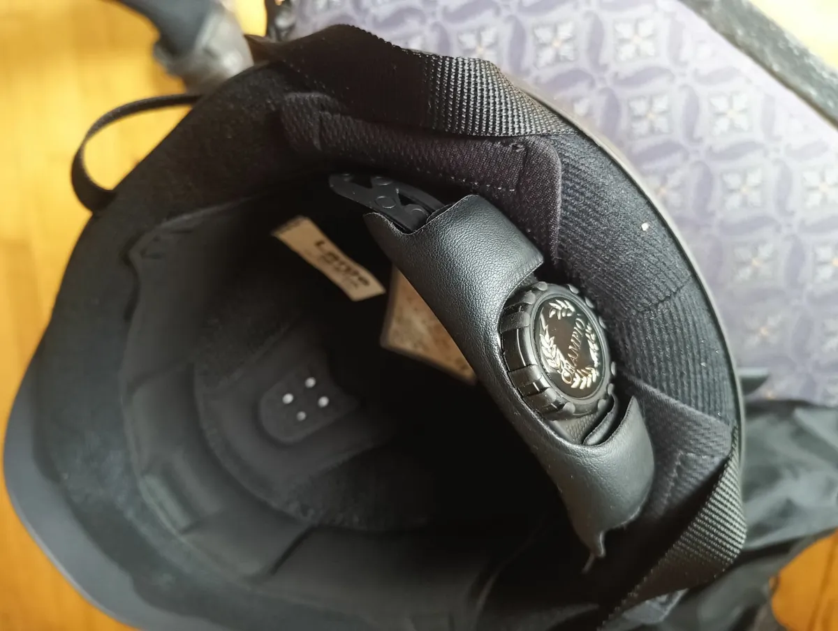 Riding helmet - Image 3